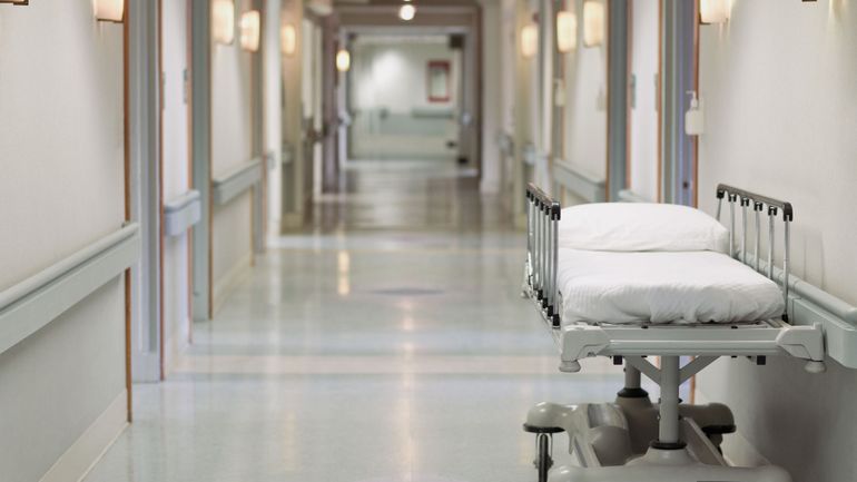 Une mineure de 11 ans, placée en milieu hospitalier faute de place dans le réseau de l'aide à la jeunesse, victime de viol dans l'établissement