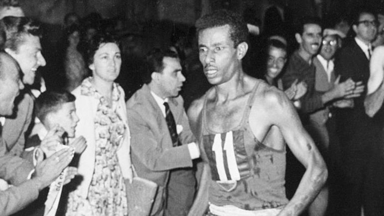 Abebe Bikila : pourquoi la victoire d'un Éthiopien en 1960 au marathon des JO de Rome a marqué l'Histoire ?