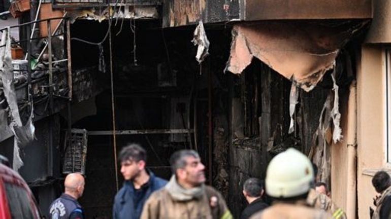 Turquie : des travaux de soudure sont à l'origine de l'incendie meurtrier d'Istanbul, neuf personnes en état d'arrestation