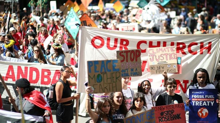 New York : des milliers de manifestants mobilisés pour le climat avant l'Assemblée générale de l'ONU