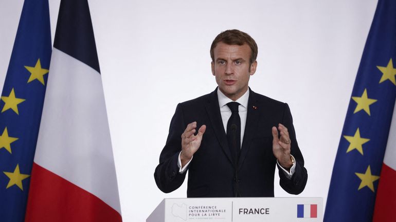 Emmanuel Macron a changé la couleur du drapeau français, sans (presque) rien dire à personne