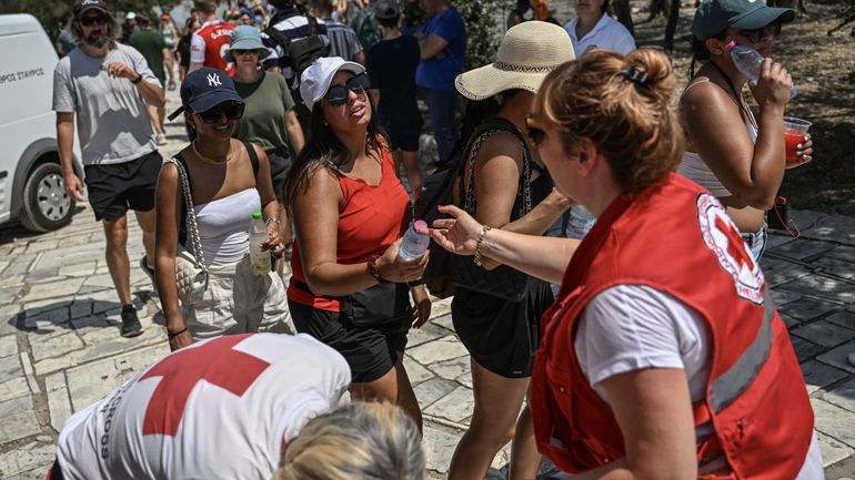 Climat : La Croix-Rouge déployée pour les touristes à l'Acropole d'Athènes à cause de la canicule