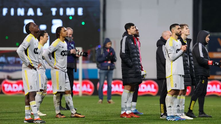 10 matches sans victoire pour le Standard, des supporters expriment leur colère devant le car des joueurs