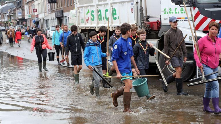 Inondations : les opérations de déblayage et de nettoyage se poursuivent dans les communes liégeoises