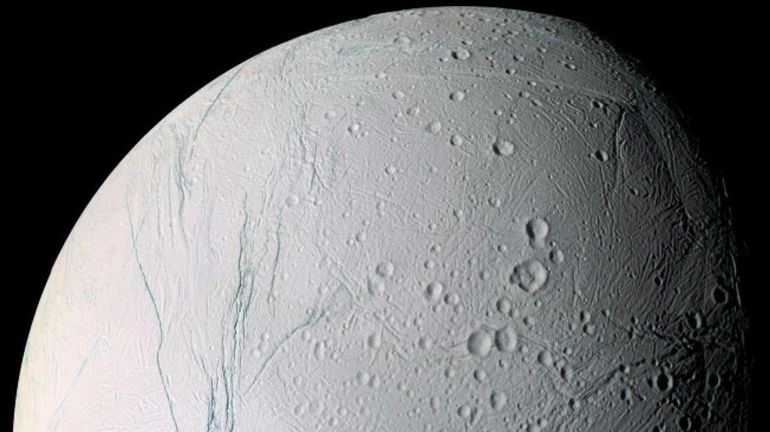 La vie serait-elle déjà présente sur une lune de Saturne ?