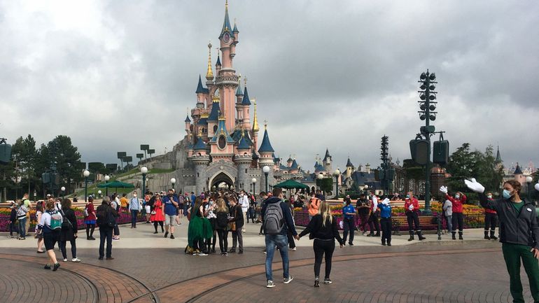 France : cinq salariés menacés de licenciement à la suite des grèves à Disneyland Paris