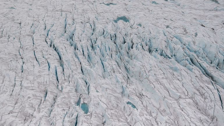 Une vague de chaleur au Groenland provoque une fonte 