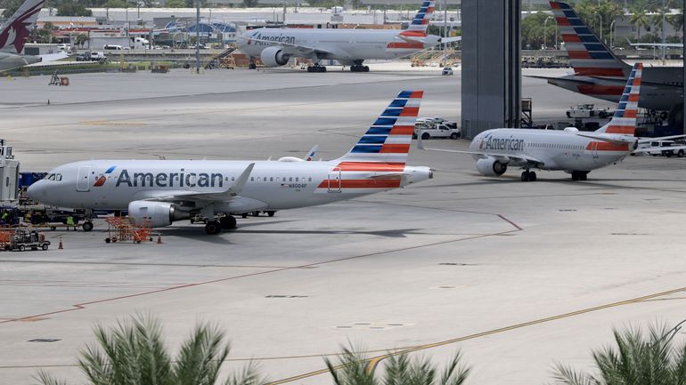 Incident mécanique au décollage : un avion d'American Airlines évacué en urgence