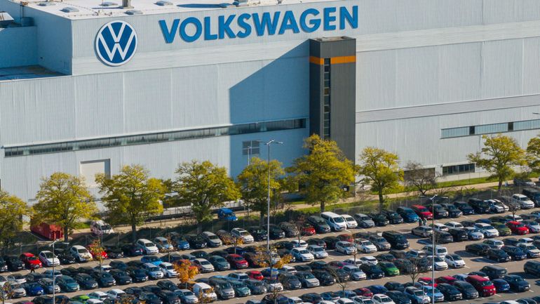 Volkswagen va fermer au moins trois usines en Allemagne : les raisons de la débâcle économique