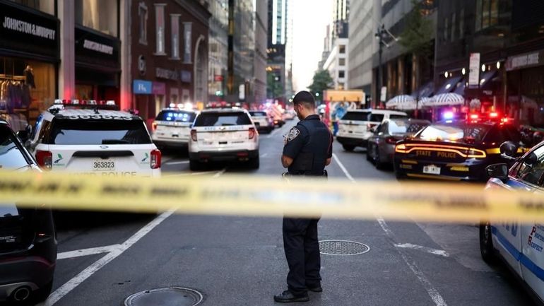 Un tireur tue au moins quatre personnes à New York avant d'être retrouvé mort