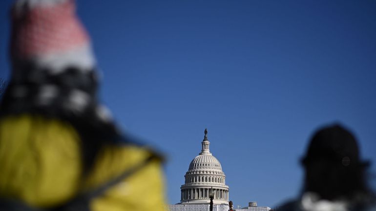 Le Congrès américain adopte une loi de finances avec 45 milliards pour l'Ukraine
