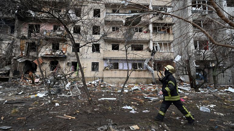 Invasion de l'Ukraine par la Russie : des combats sont en cours au nord de Kiev