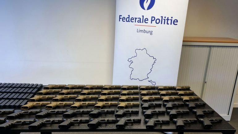 Enquête sur un réseau international de trafiquants d'armes : plusieurs arrestations dans le Limbourg, des armes et de la drogue saisies