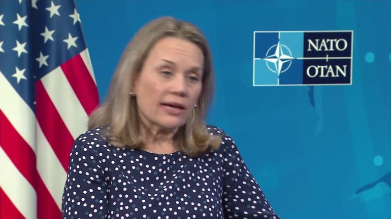 Pourparlers en Ukraine : "Le président Biden a été très clair, les Etats-Unis n’enverront pas de troupes", affirme Julianne Smith, ambassadrice américaine auprès de l’Otan