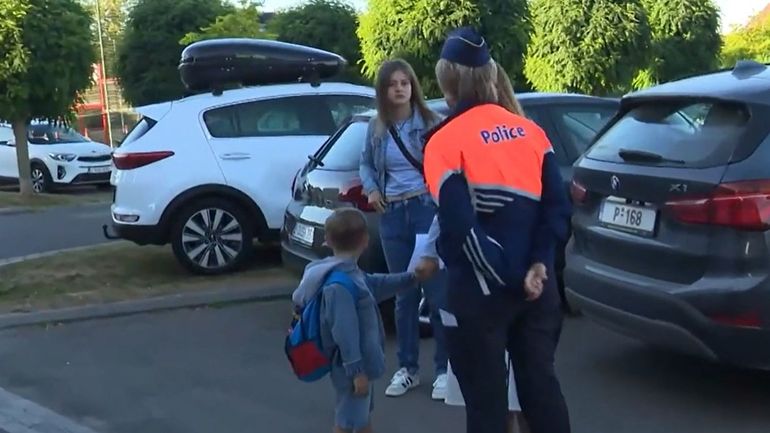 Rentrée scolaire : la police veille aux abords des écoles pour prévenir les comportements dangereux