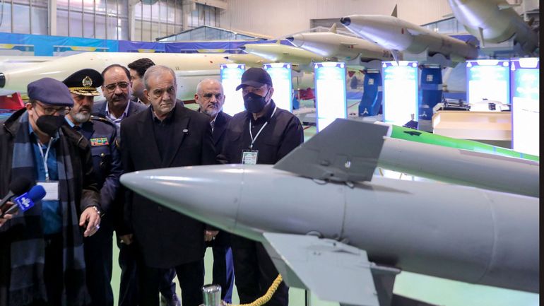 L'Iran dévoile son nouveau missile balistique Etemad, d'une portée de 1700 kilomètres