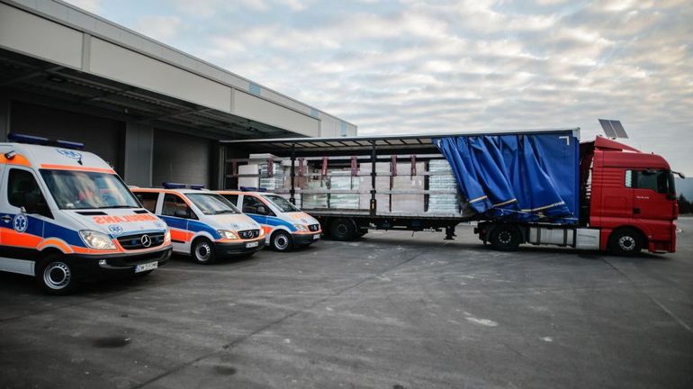 Une dizaine de convois humanitaires tenteront de se frayer un chemin samedi en Ukraine, notamment vers Marioupol