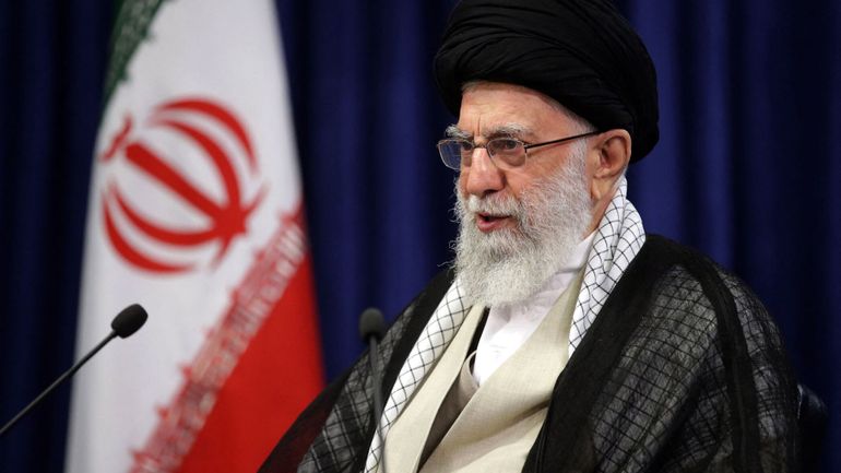 L'ayatollah Khamenei critique l'exclusion de candidats à la présidentielle en Iran