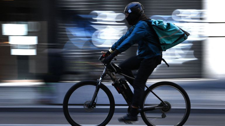 Le syndicat socialiste met Deliveroo en demeure pour non-respect du droit du travail