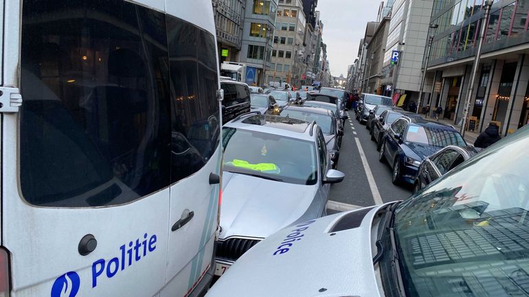 Uber : plusieurs tunnels bruxellois bloqués, la police menace d'intervenir