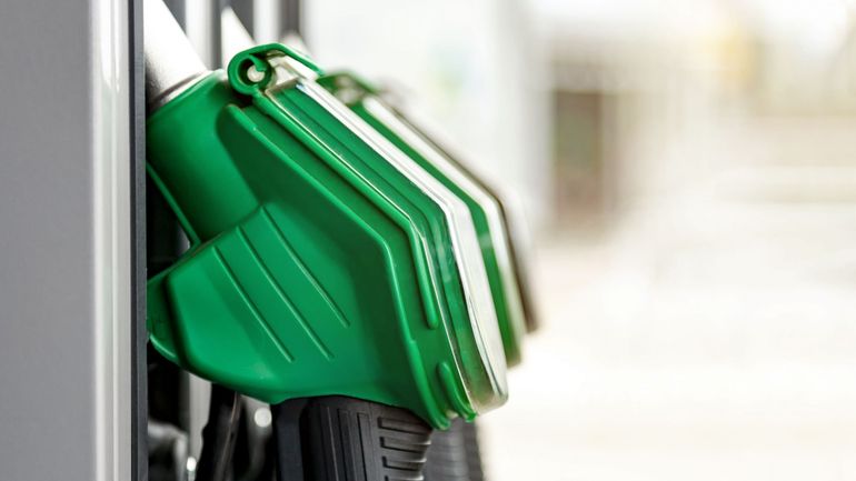 Les prix de l'essence baissent à la pompe à partir de vendredi