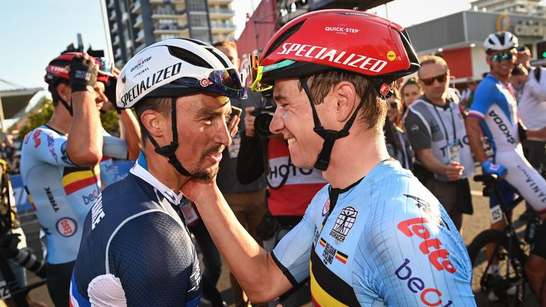 Le "Wolfpack" et Julian Alaphilippe savourent le titre de Remco Evenepoel : "je lui cède mon maillot avec grand plaisir !"