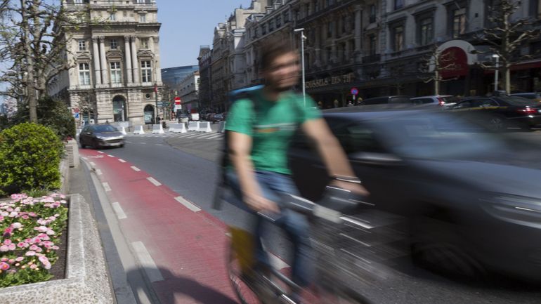 Tensions, agressivité, accidents: à Bruxelles, le guidon et le volant cherchent à cohabiter plus sereinement