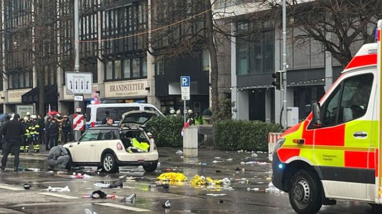 Une voiture sur la foule à Münich : 30 personnes blessées.