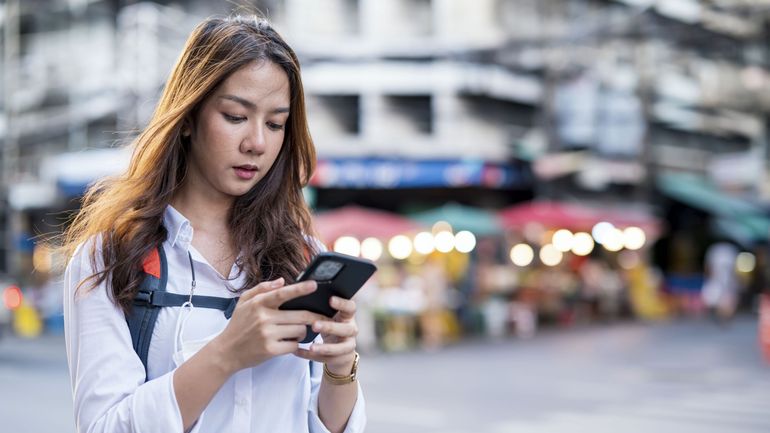 Payer moins cher l'utilisation de votre abonnement mobile à l'étranger ? Voici quelques conseils et pièges à éviter