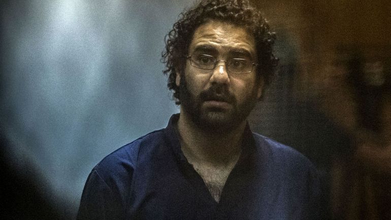 Egypte : cinq ans de prison pour Alaa Abdel Fattah, figure de la révolte