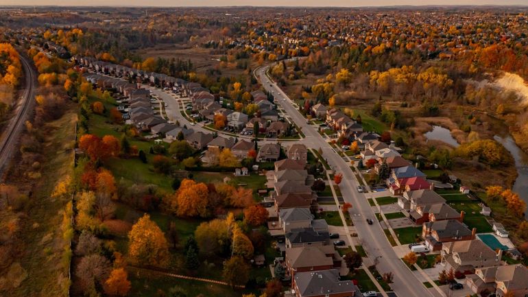 Certains étrangers interdits d'acheter des logements au Canada jusqu'en 2025