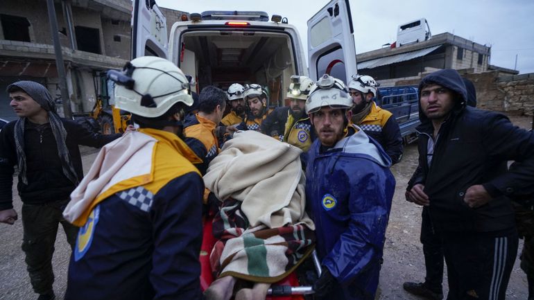L'Union européenne envoie des équipes de secours en Turquie après le séisme