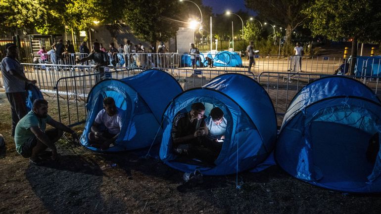 Aux Pays-Bas, les demandeurs d'asile dorment également dehors, le pays connaît aussi une crise de l'accueil