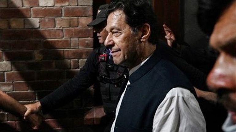 La Cour suprême invalide l'arrestation de l'ex-Premier ministre pakistanais Imran Khan