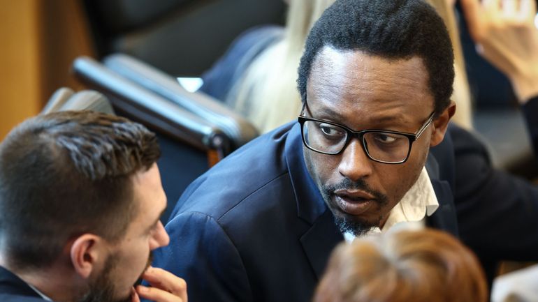 L'opposition dénonce la volonté du gouvernement wallon de mettre fin au système des APE