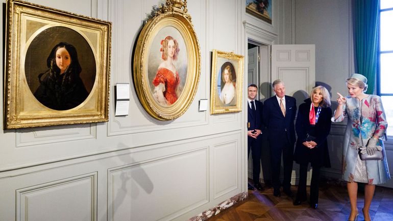 France : le couple royal visite à Chantilly une exposition consacrée à Louise d'Orléans, première reine des Belges