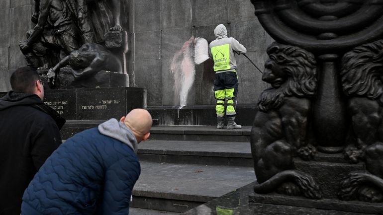 Le monument aux héros de l'insurrection du ghetto de Varsovie vandalisé en Pologne