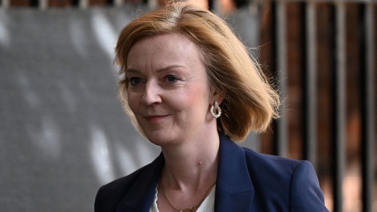 Crise au sein du gouvernement britannique : la cheffe de la diplomatie Liz Truss annonce sa candidature pour succéder à Johnson
