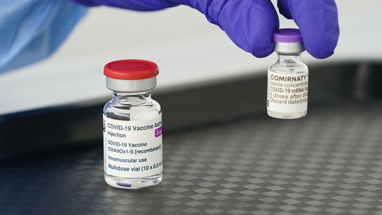 Vers la fin de la vaccination avec AstraZeneca en Belgique ?