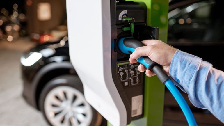 Les Tarifs Des Bornes De Recharge Pour Voitures électriques Doivent-ils ...