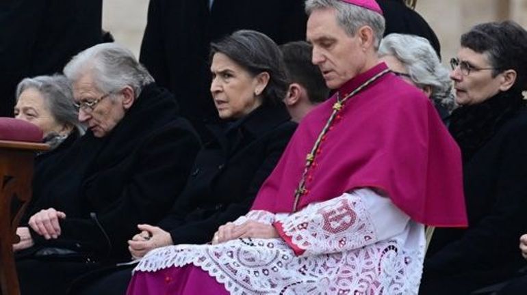 Le pape renvoie l'ancien secrétaire particulier de Benoît XVI en Allemagne