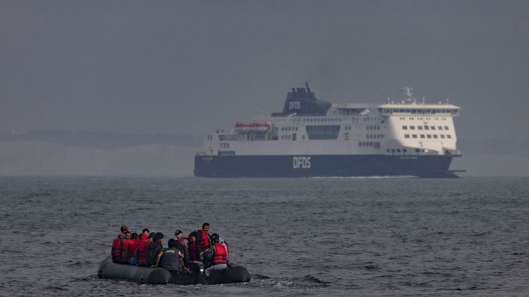 Plus de 700 migrants ont traversé la Manche en un jour, un record cette année