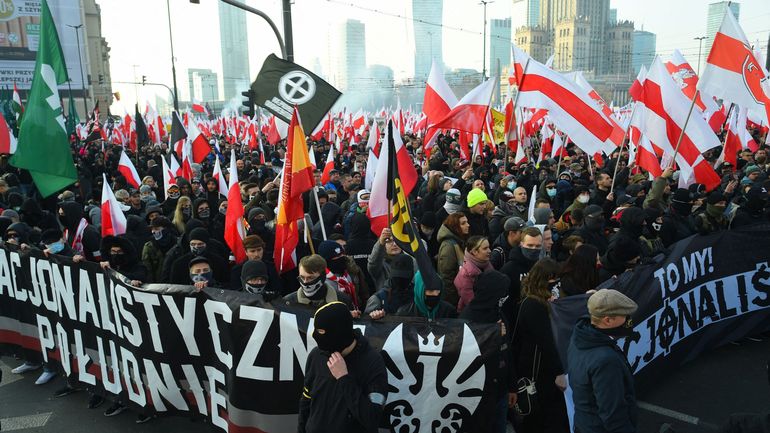 Pologne : des milliers de personnes à une 