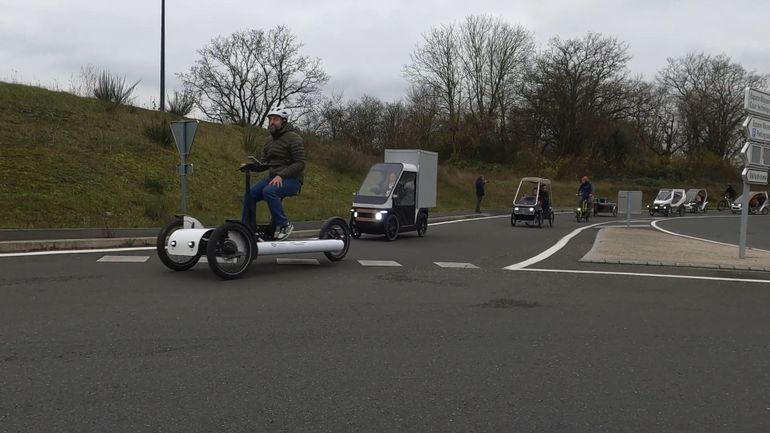 Entre le vélo et la voiture, des véhicules "hybrides" en guise d’alternatives mobilité ?