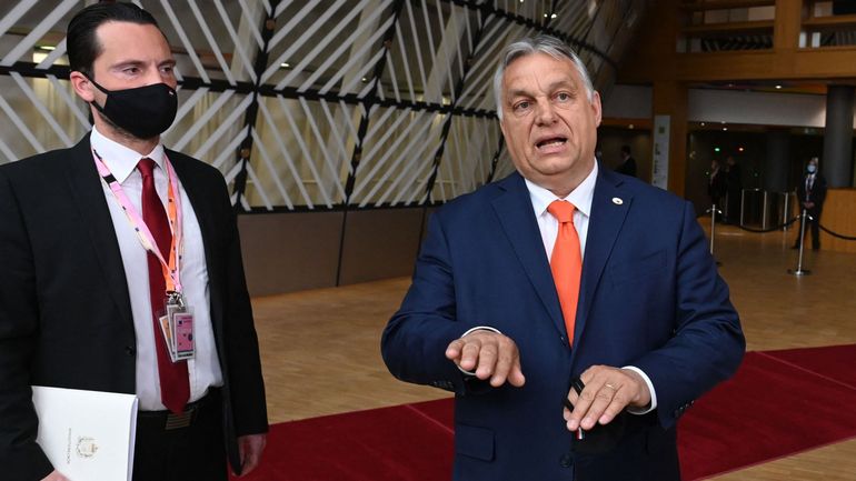 Droits des LGBT: Viktor Orban justifie la loi hongroise et dit défendre les homosexuels