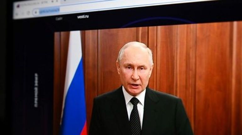 Russie : Poutine se dresse contre 