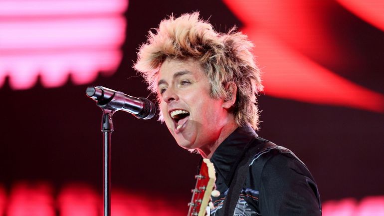 Green Day critique l'administration Trump alors qu'une fusée est lancée près du festival Ohana : "Voilà les dossiers Epstein qui s'envolent !"