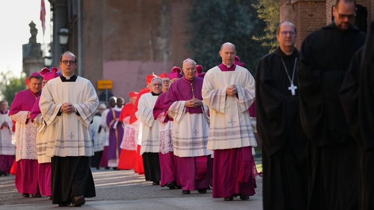 Début du Carême à Rome sans le Pape, hospitalisé depuis 20 jours