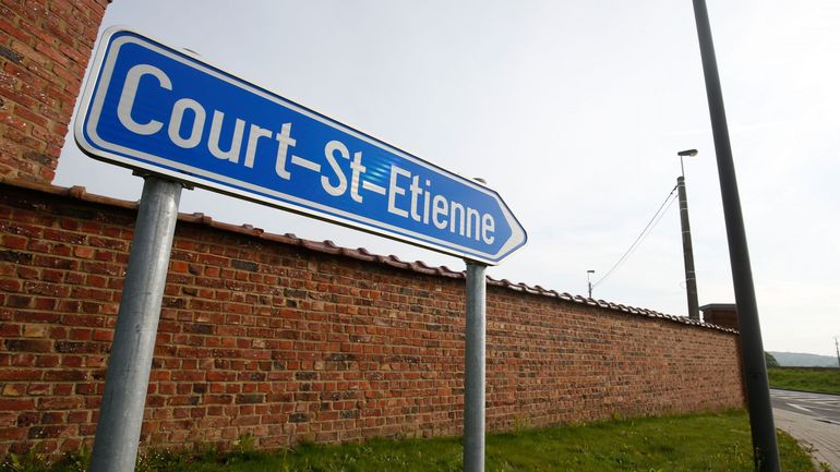 Une voiture percute une borne et provoque une fuite de gaz à Court-Saint-Étienne