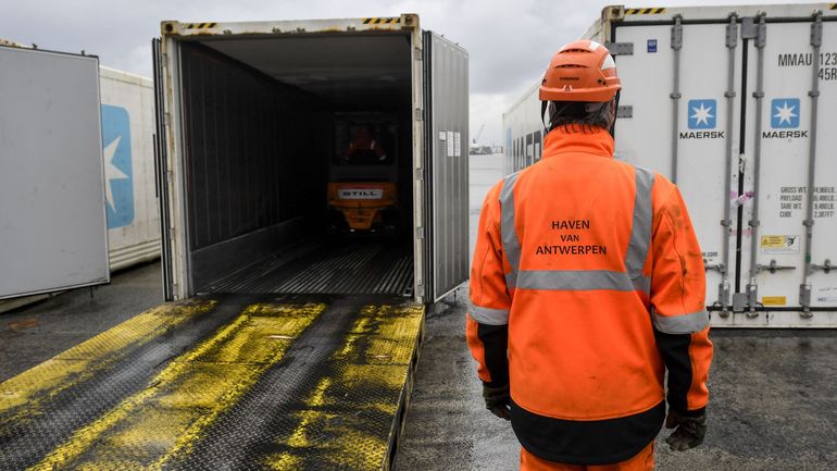 Deux dockers interpellés pour des faits de drogue à Anvers